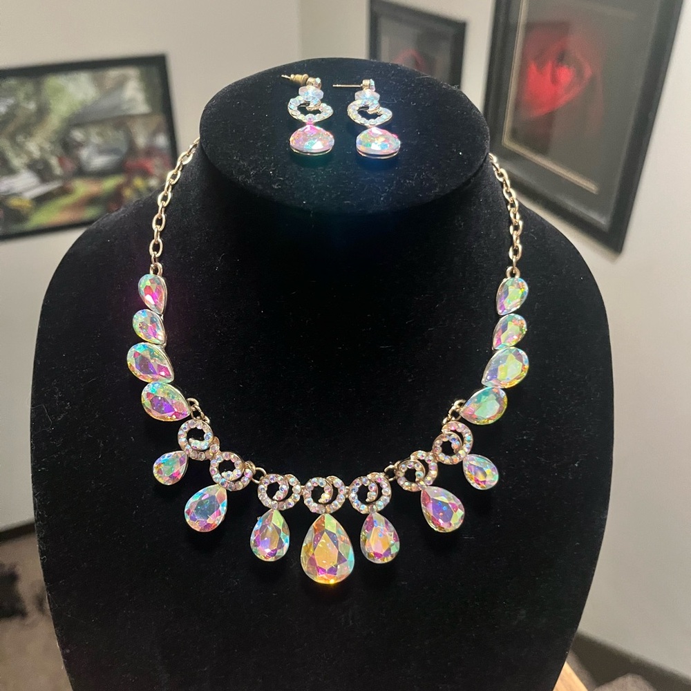 Iridescent Gold Necklace and Earring Set